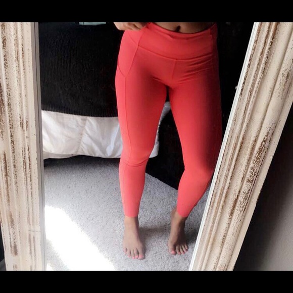 SOLD *** Lululemon Fast & Free 7/8 Tight - Picture 4 of 7